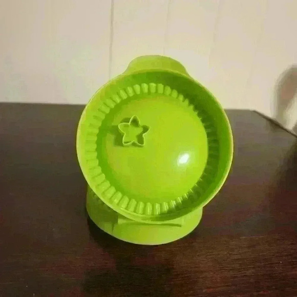 Tupperware Mini Pie Maker  7271a - Picture 3 of 4